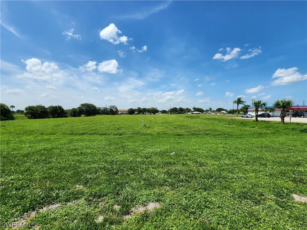 U S Hwy 27 + 10TH ST Moore Haven, FL 33471