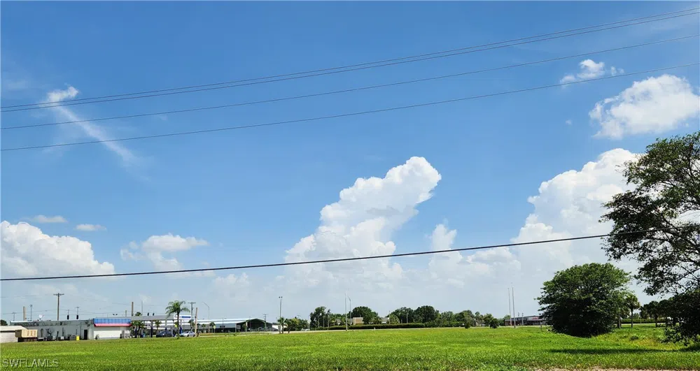 U S Hwy 27 + 10TH ST Moore Haven, FL 33471