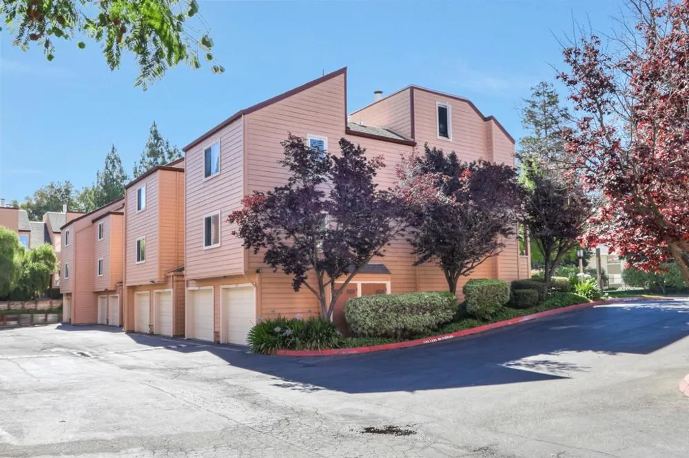 321 Tradewinds Drive San Jose, CA 95123