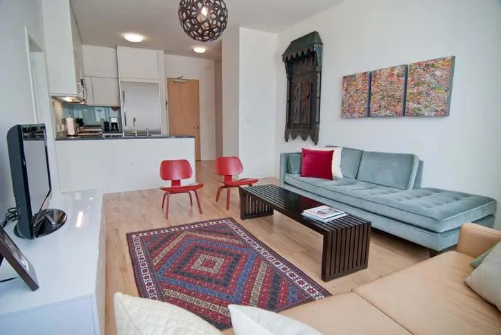 390 Everett Avenue Palo Alto, CA 94301