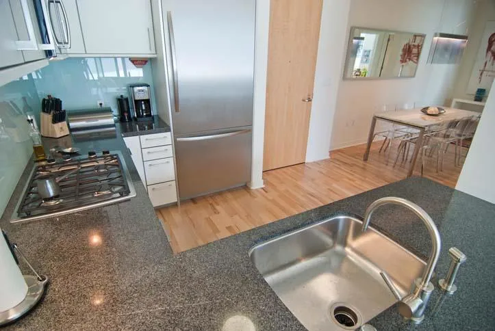 390 Everett Avenue Palo Alto, CA 94301