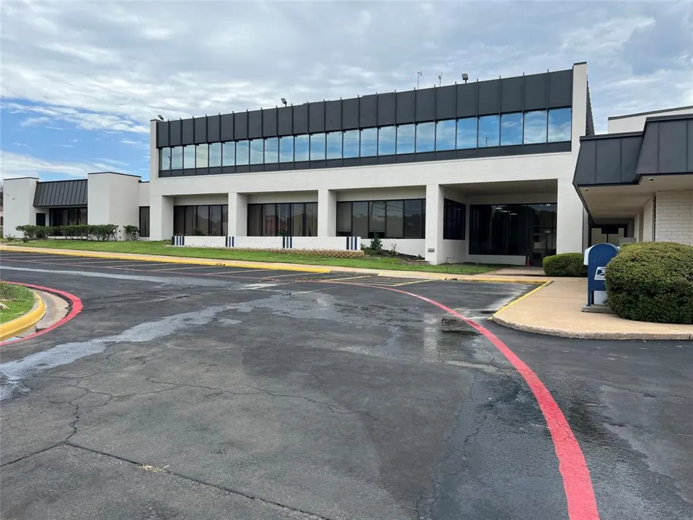 2011 Texoma Parkway Sherman, TX 75090