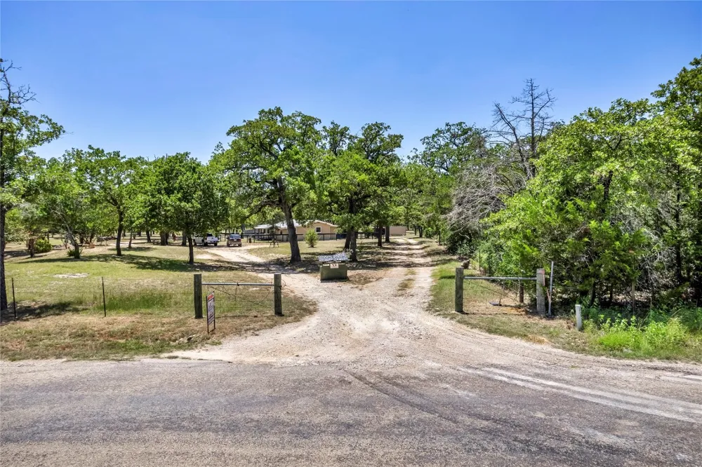 148 Milam Lane Bastrop, TX 78602
