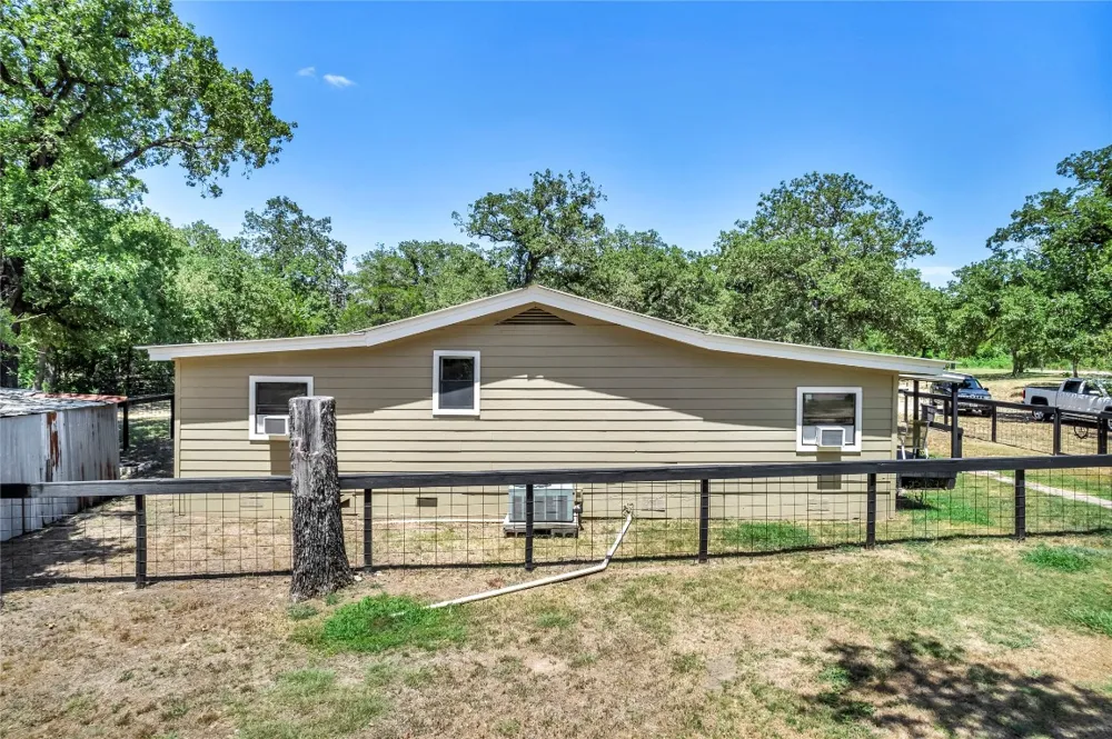 148 Milam Lane Bastrop, TX 78602