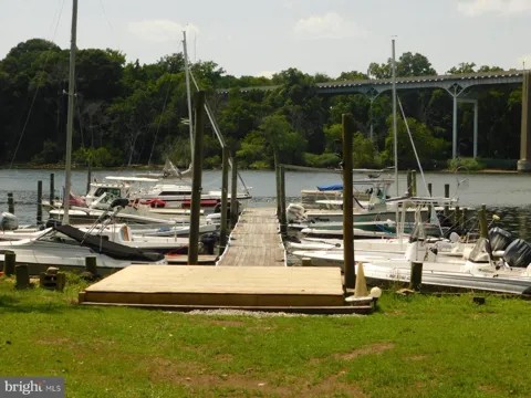 41 RIVER ROAD