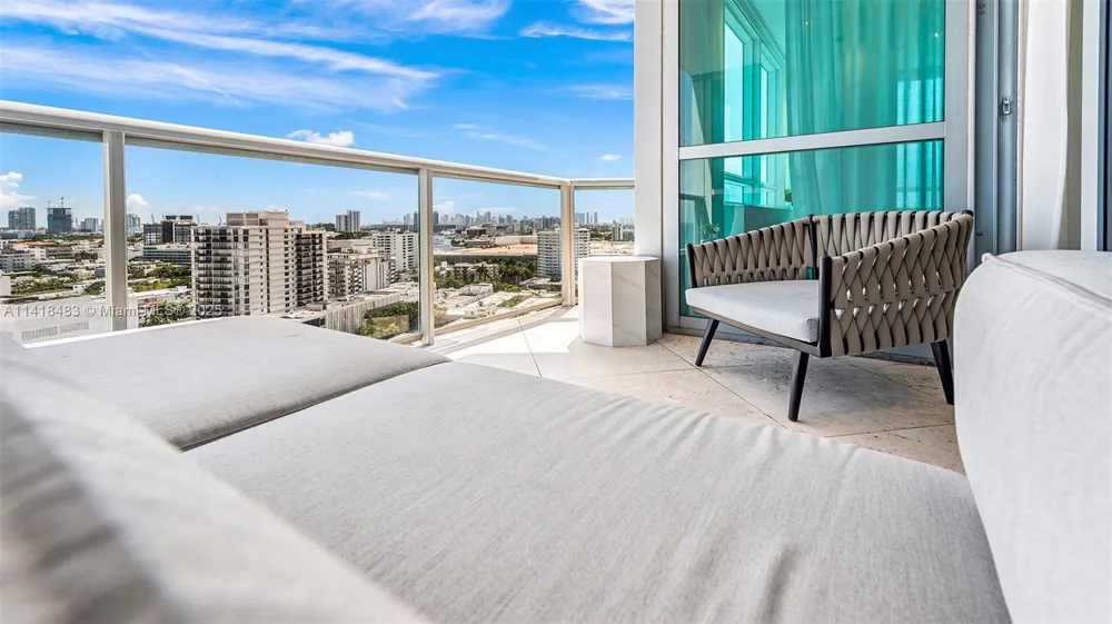 101 20th St #2102 Miami Beach, FL 33139