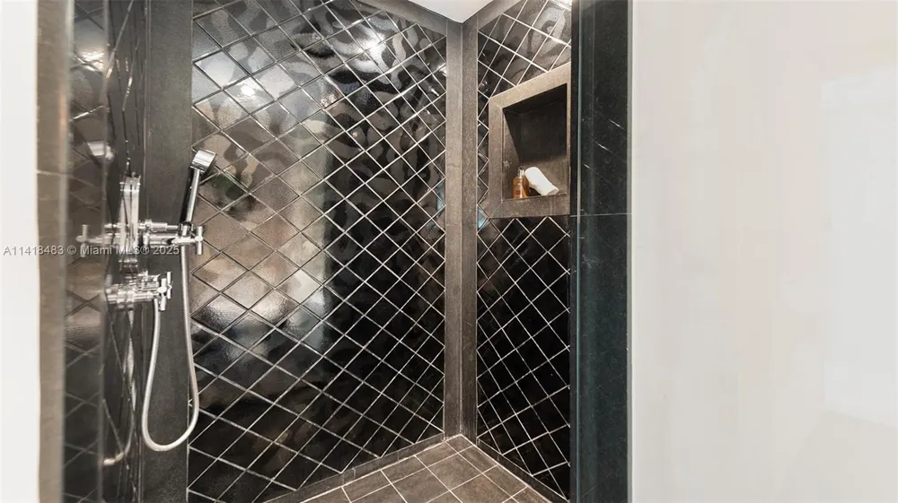 101 20th St #2102 Miami Beach, FL 33139