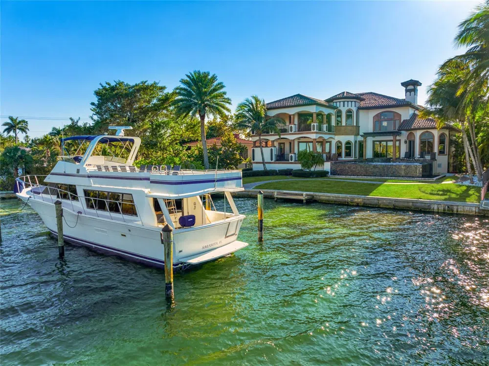 14 WASHINGTON DRIVE Sarasota, FL 34236