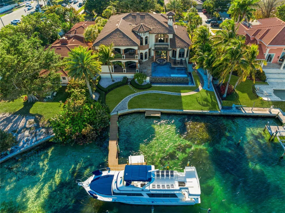 14 WASHINGTON DRIVE Sarasota, FL 34236