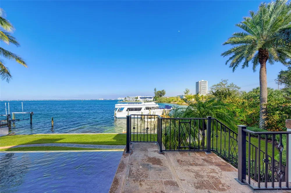 14 WASHINGTON DRIVE Sarasota, FL 34236