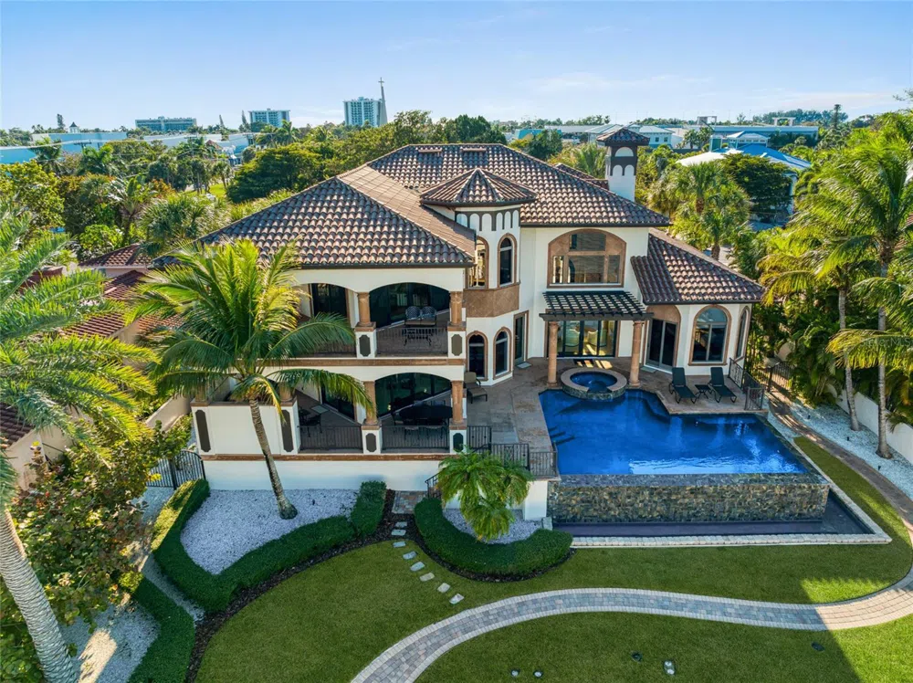 14 WASHINGTON DRIVE Sarasota, FL 34236