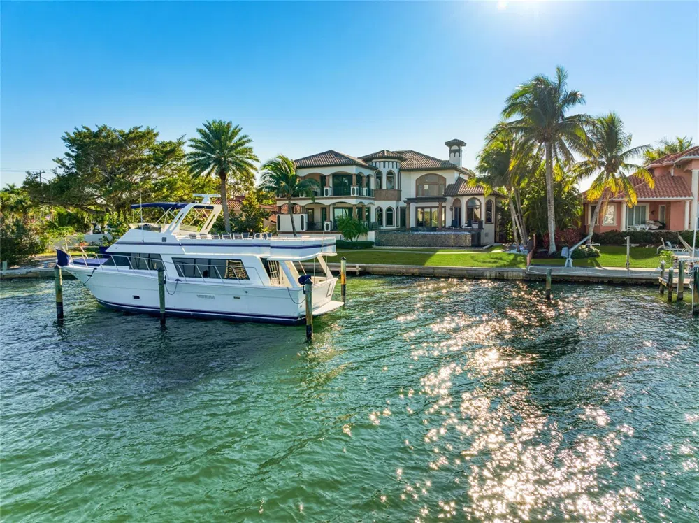 14 WASHINGTON DRIVE Sarasota, FL 34236