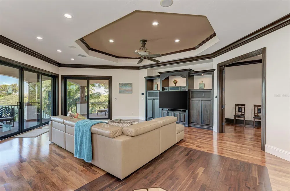 14 WASHINGTON DRIVE Sarasota, FL 34236