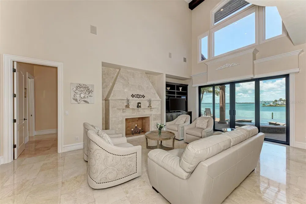 14 WASHINGTON DRIVE Sarasota, FL 34236