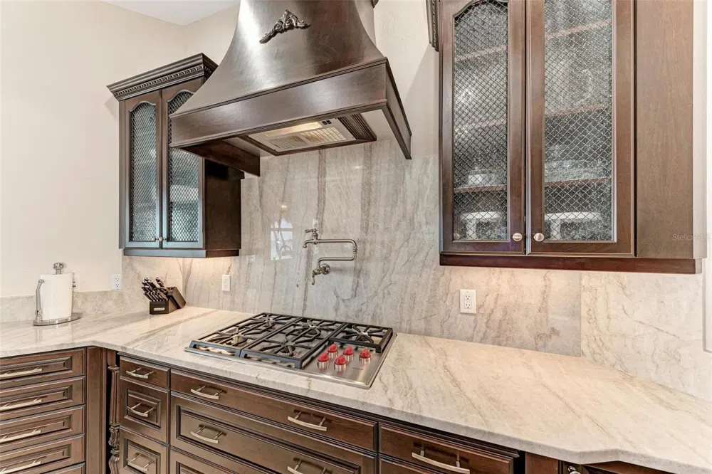 14 WASHINGTON DRIVE Sarasota, FL 34236