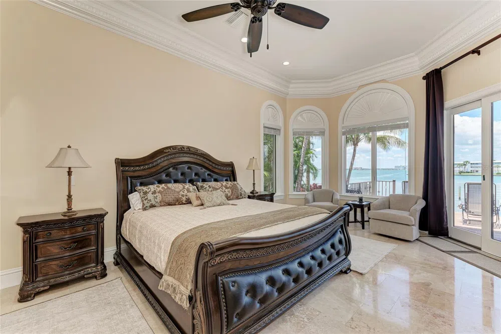 14 WASHINGTON DRIVE Sarasota, FL 34236