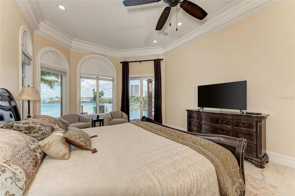 14 WASHINGTON DRIVE Sarasota, FL 34236
