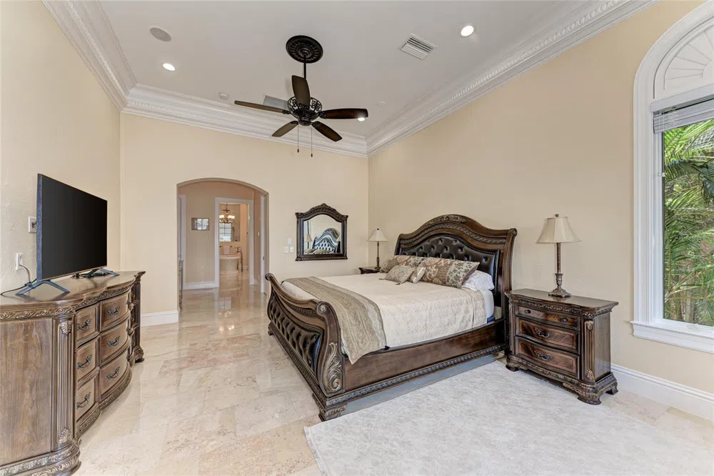 14 WASHINGTON DRIVE Sarasota, FL 34236