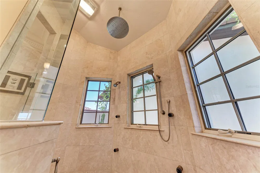 14 WASHINGTON DRIVE Sarasota, FL 34236