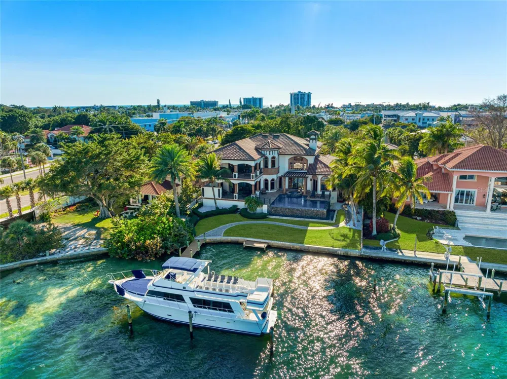 14 WASHINGTON DRIVE Sarasota, FL 34236