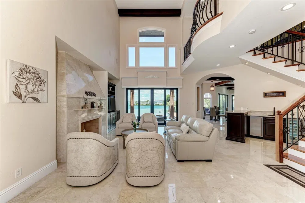 14 WASHINGTON DRIVE Sarasota, FL 34236