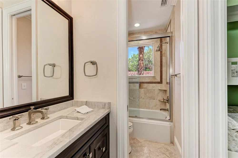 14 WASHINGTON DRIVE Sarasota, FL 34236