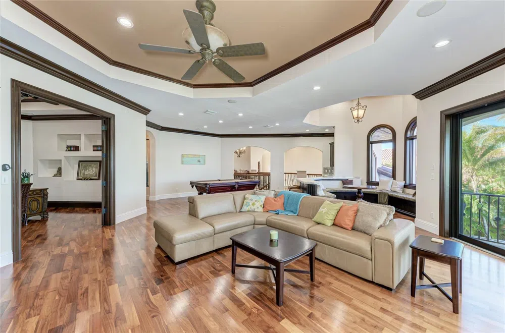 14 WASHINGTON DRIVE Sarasota, FL 34236