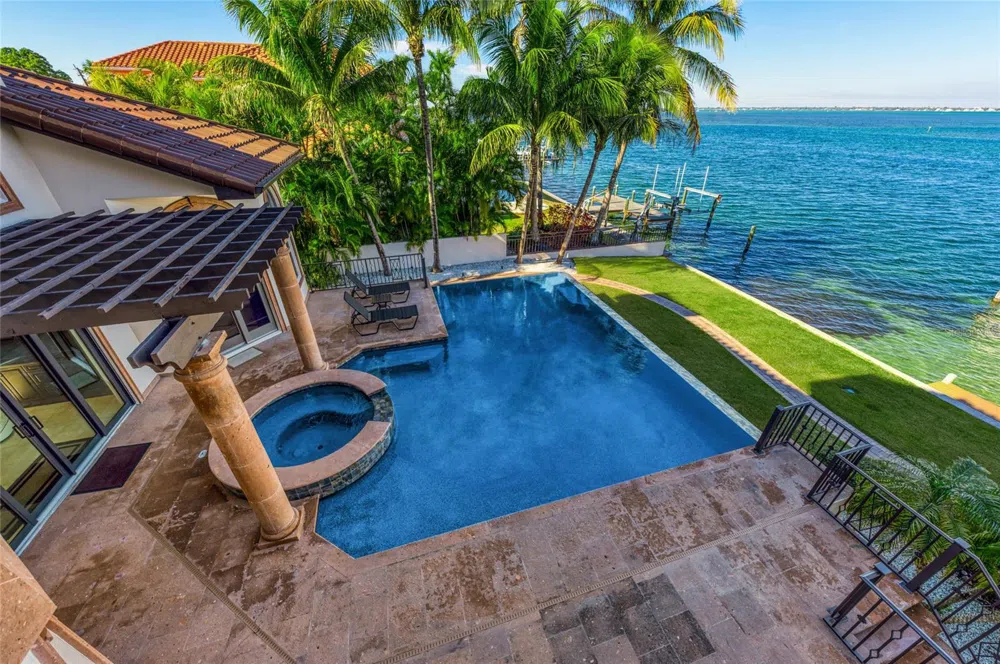 14 WASHINGTON DRIVE Sarasota, FL 34236