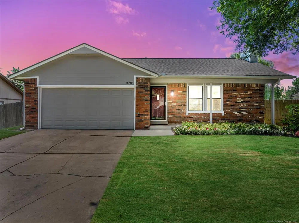 2701 W Laredo Street