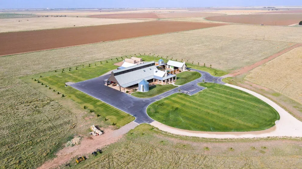 1635 County Road 135 Hale Center, TX 79041