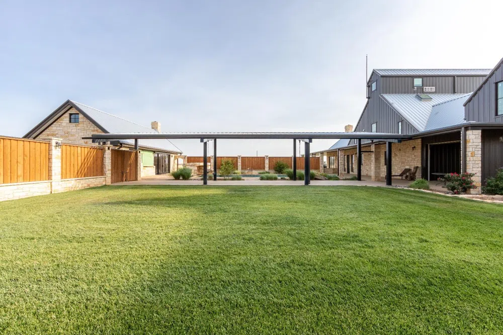 1635 County Road 135 Hale Center, TX 79041