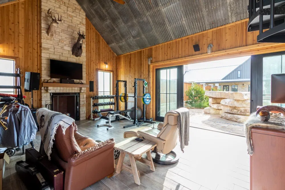 1635 County Road 135 Hale Center, TX 79041