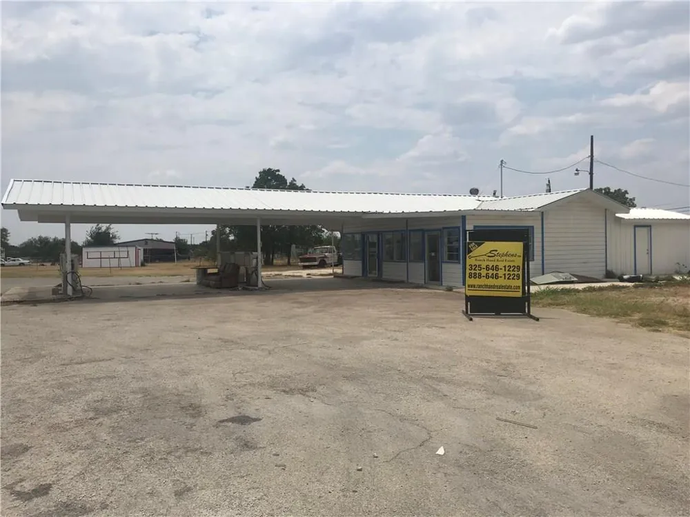 7500 Hwy 67-84 Bangs, TX 76823