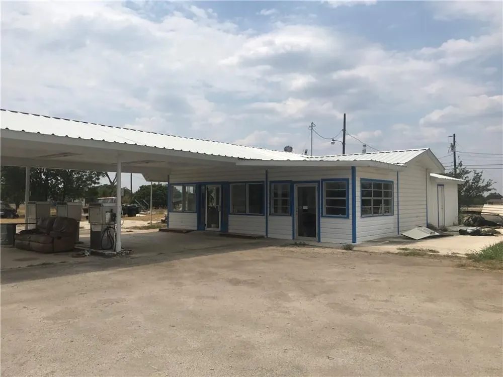 7500 Hwy 67-84 Bangs, TX 76823
