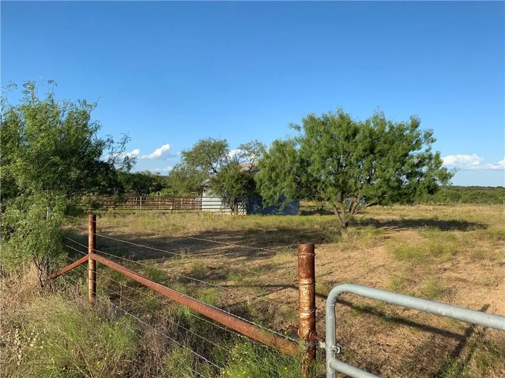 1450 CR 165 Sidney, TX 76474
