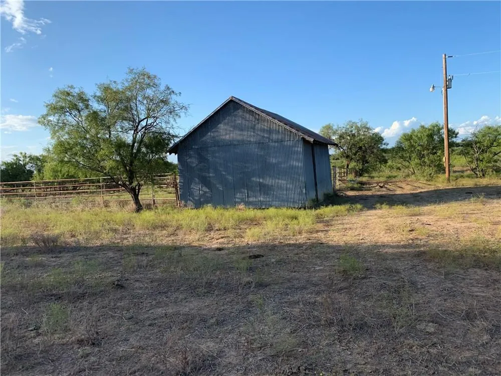1450 CR 165 Sidney, TX 76474