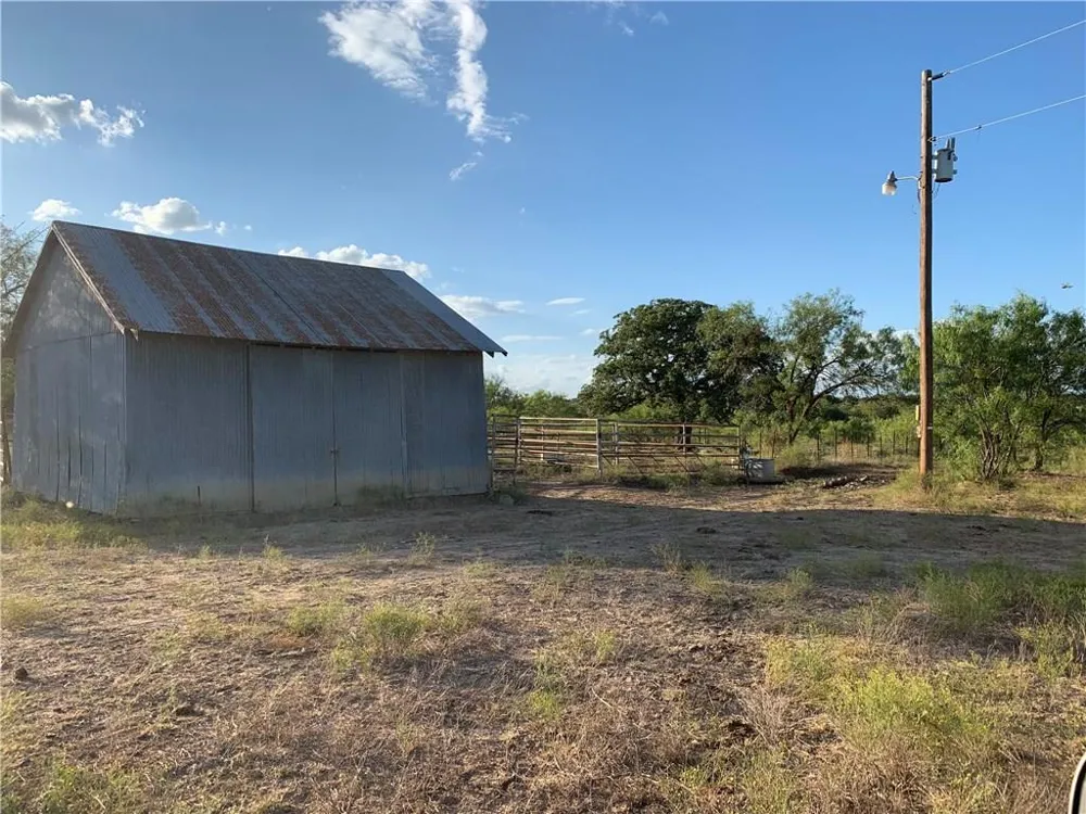 1450 CR 165 Sidney, TX 76474