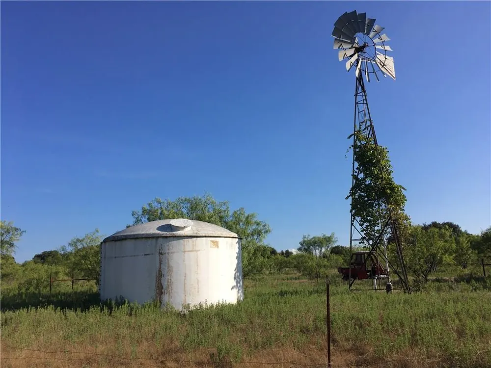 1450 CR 165 Sidney, TX 76474