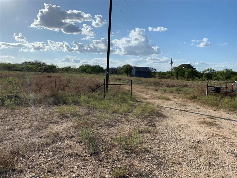 1450 CR 165 Sidney, TX 76474
