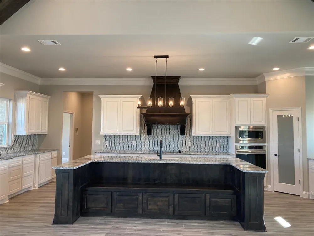 7081 Veal Station Weatherford, TX 76085