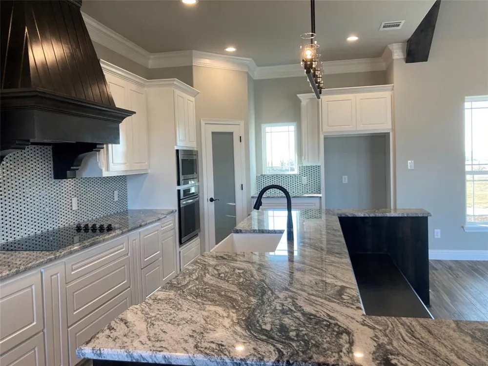 7081 Veal Station Weatherford, TX 76085