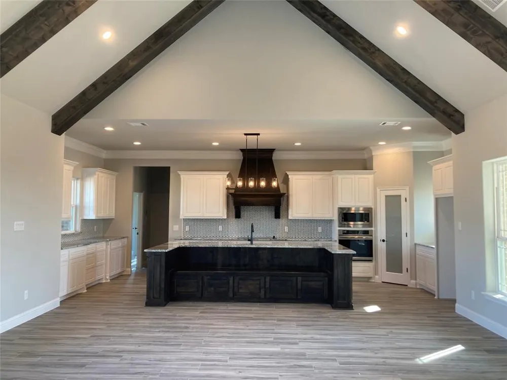 7081 Veal Station Weatherford, TX 76085