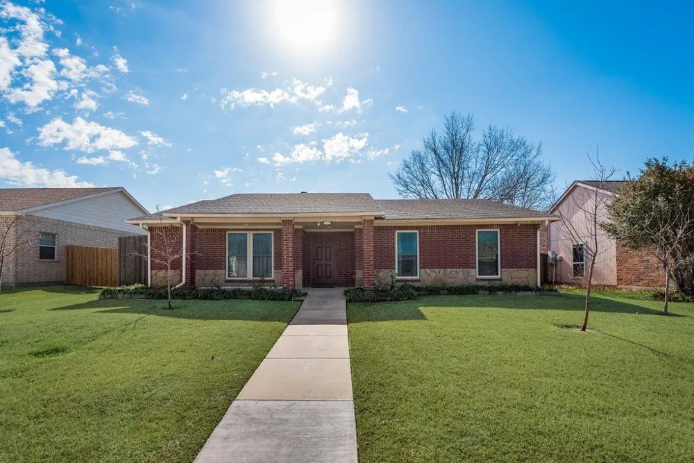 8302 Chesham Drive Rowlett, TX 75088