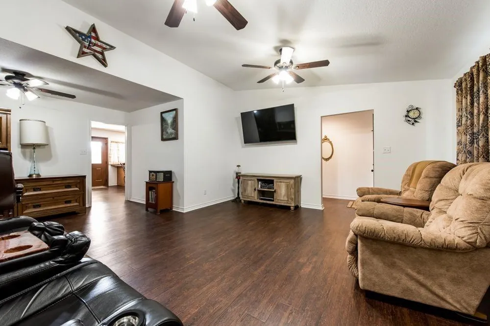 8302 Chesham Drive Rowlett, TX 75088