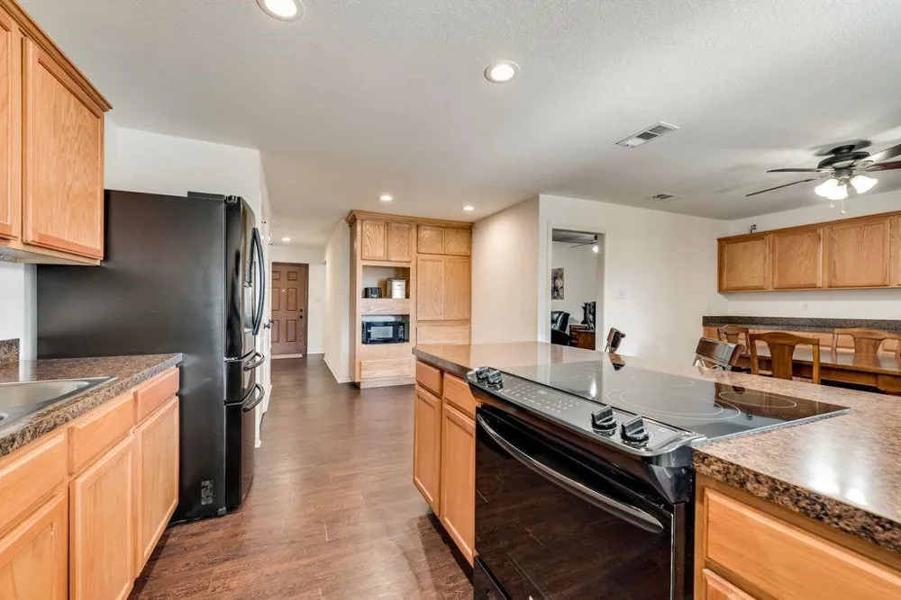 8302 Chesham Drive Rowlett, TX 75088