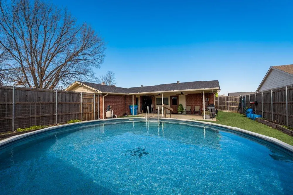8302 Chesham Drive Rowlett, TX 75088