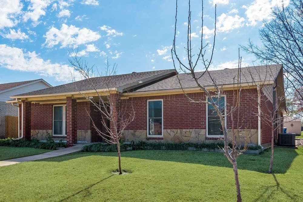 8302 Chesham Drive Rowlett, TX 75088