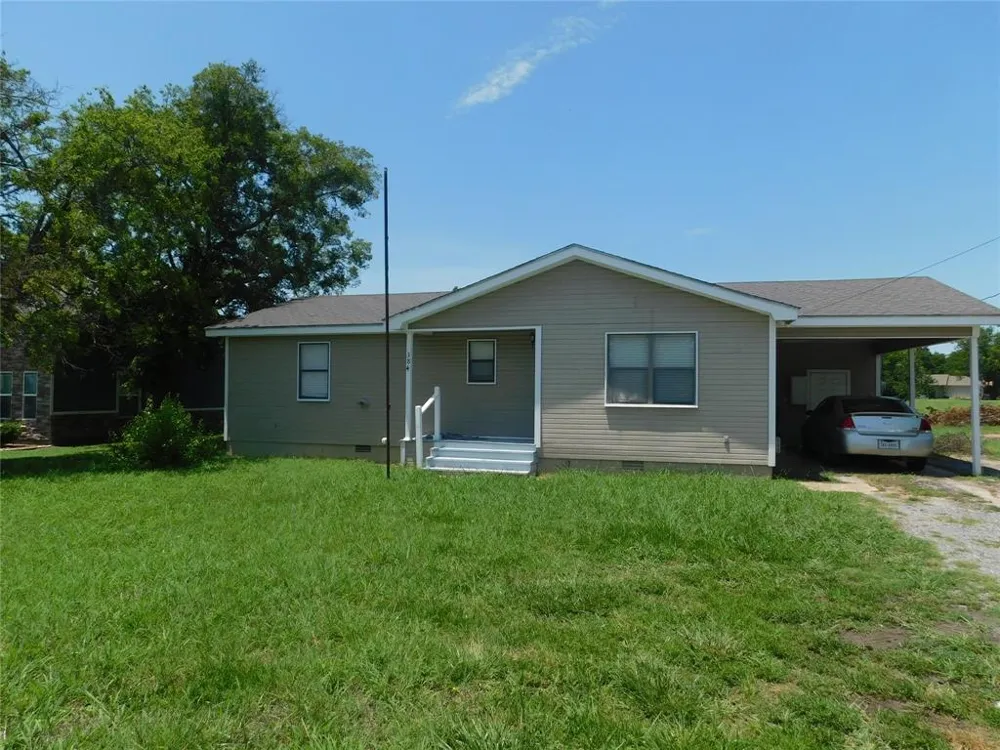 384 W Van Alstyne Parkway Van Alstyne, TX 75495