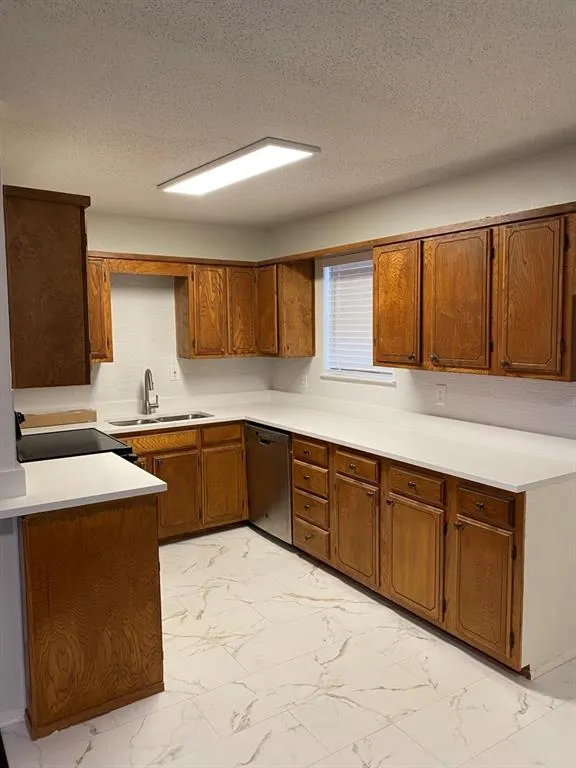 384 W Van Alstyne Parkway Van Alstyne, TX 75495