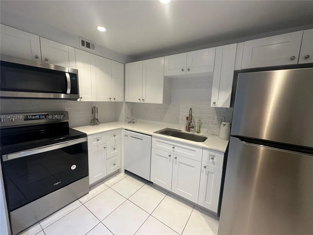 401 Golden Isles Dr #603 Hallandale Beach, FL 33009